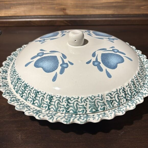 ABC Distributing Beautiful Pattern Blue Hearts Ceramic Pie Plate with Lid - Picture 5 of 12